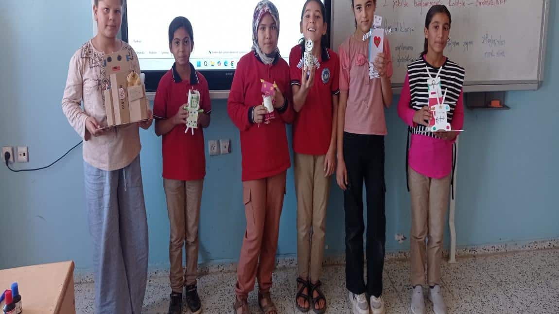 Öğrencilerimiz Robot Maketlerini Yaptılar (6/A Sınıfı)